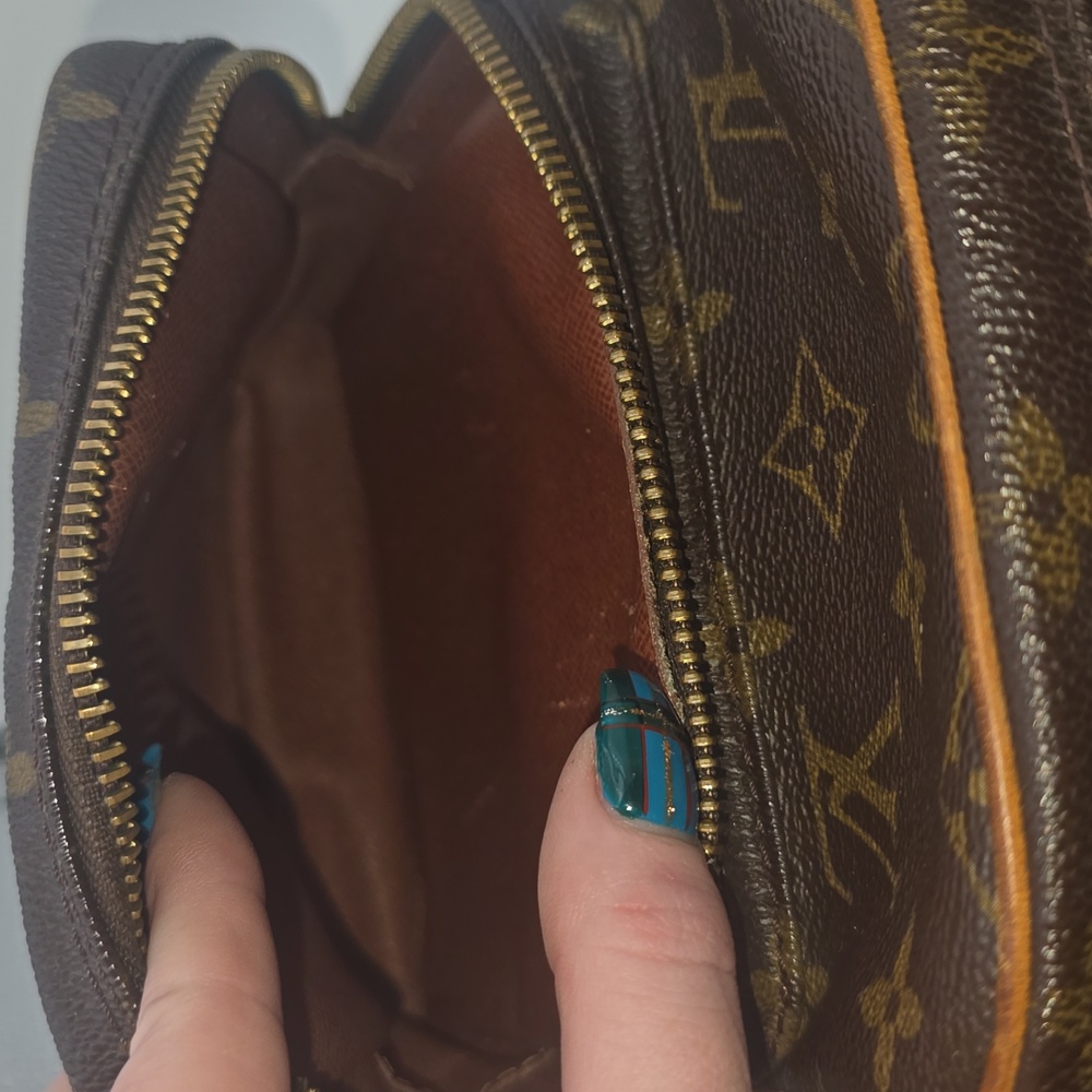 Louis Vuitton Brown Monogram Canvas Crossbody Bag with Tan Trim comes with COA - Picture 11 of 16